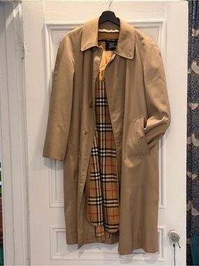 Great condition Burberry beige trench coat with wool lining - 21.5" chest